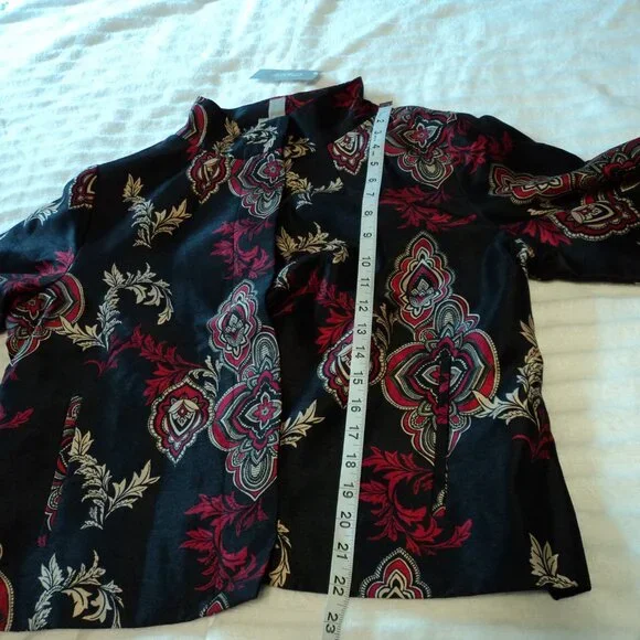 Women's Bicolor Medallion Short Jacket Pattern Black ***NWT*** - Picture 6 of 7